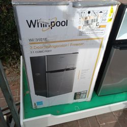 Mini Fridge 3.1 Cubic Feet Whirlpool 