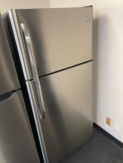 Deal: Frigidaire Stainless Top Mount Refrigerator w/ Crisper Drawers