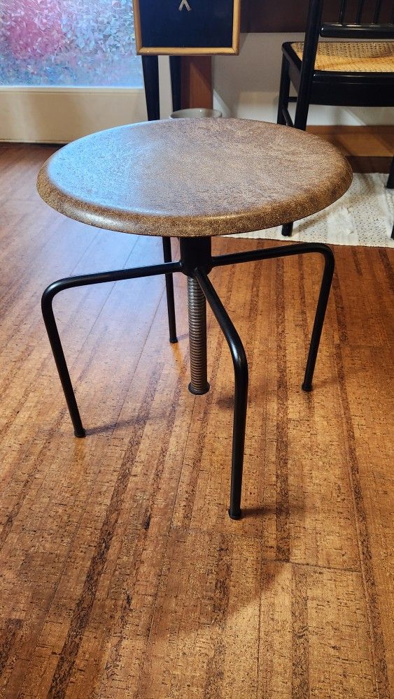 Adjustable Stool Chair