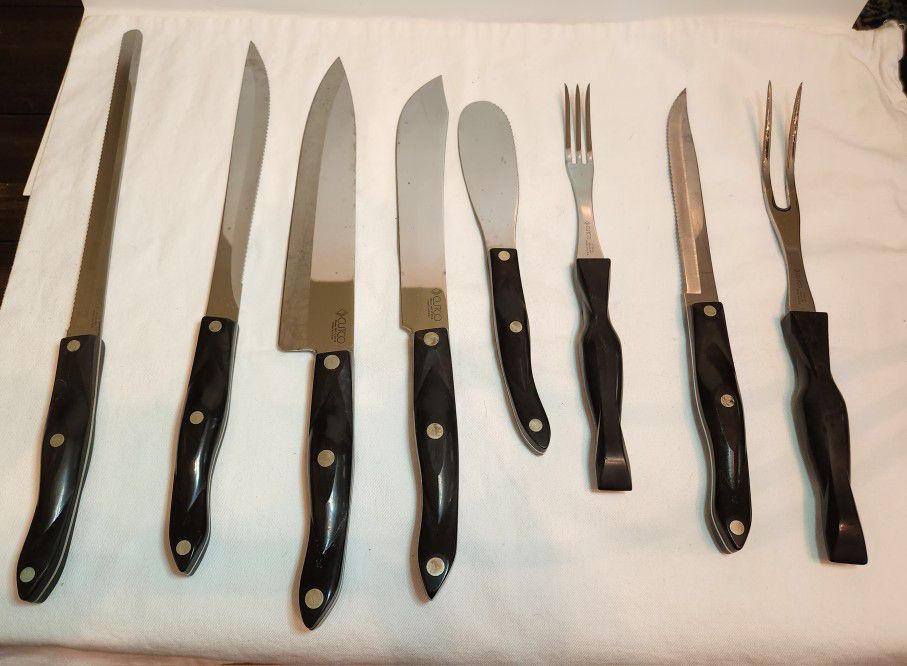 18 Piece Cutco Knife Set With Wood Block. Brown handle. W /8 piece steak  knives for Sale in San Antonio, TX - OfferUp