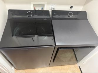 LG washer and Dryer (gas) set