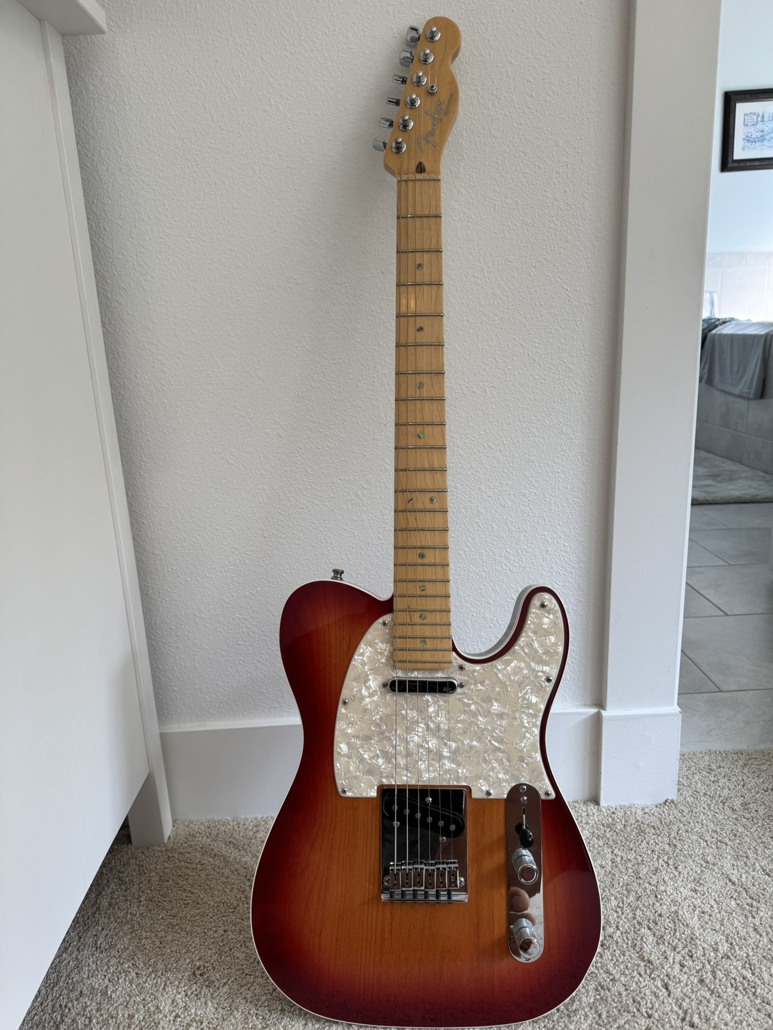 Used Fender American Deluxe Telecaster (2006, USA) – Cherry Sunburst w/squier case