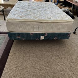 Complete Bed Set (mattress with mattress cover protector, Box Spring, and Metal Frames