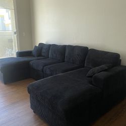 Comfy Black U-Shaped Couch 