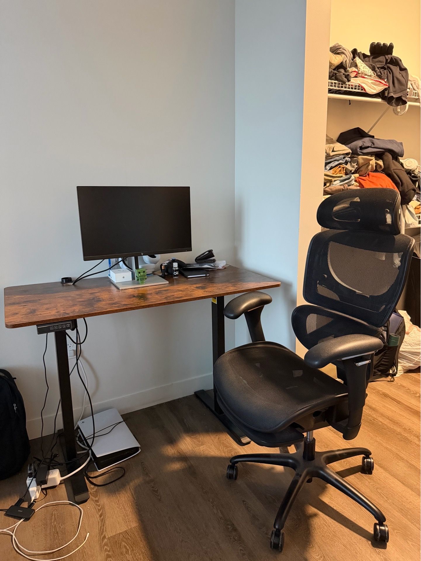 Standing desk & Office chair