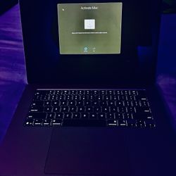 MacBook Air M4 (2025) Gently Used 