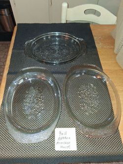 Princess House Fantasia assorted bakeware. Excellent condition! Selling as a bundle. All sales final.
