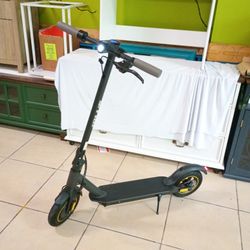 1PLUS ELECTRIC SCOOTER 500W 19MPH-RANGE UP TO 17 MILES 10IN. SOLID TIRES