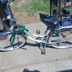26"Schwinn Ladies  Beach Cruiser Beautiful Green