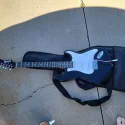 Rockjam guitar with case and pick(no amp)