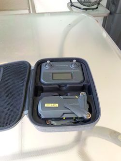Snaptain flying drone