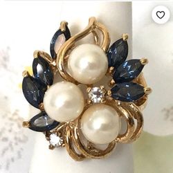 Size 4 Vintage Sapphire Blue Marquise Cut Stone and Faux Pearl Cocktail Ring