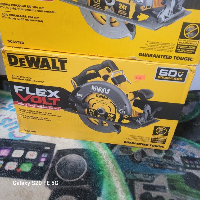 Saw Dewalt