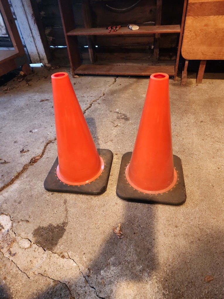 Safety Cones X2