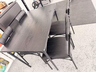 Dining table set