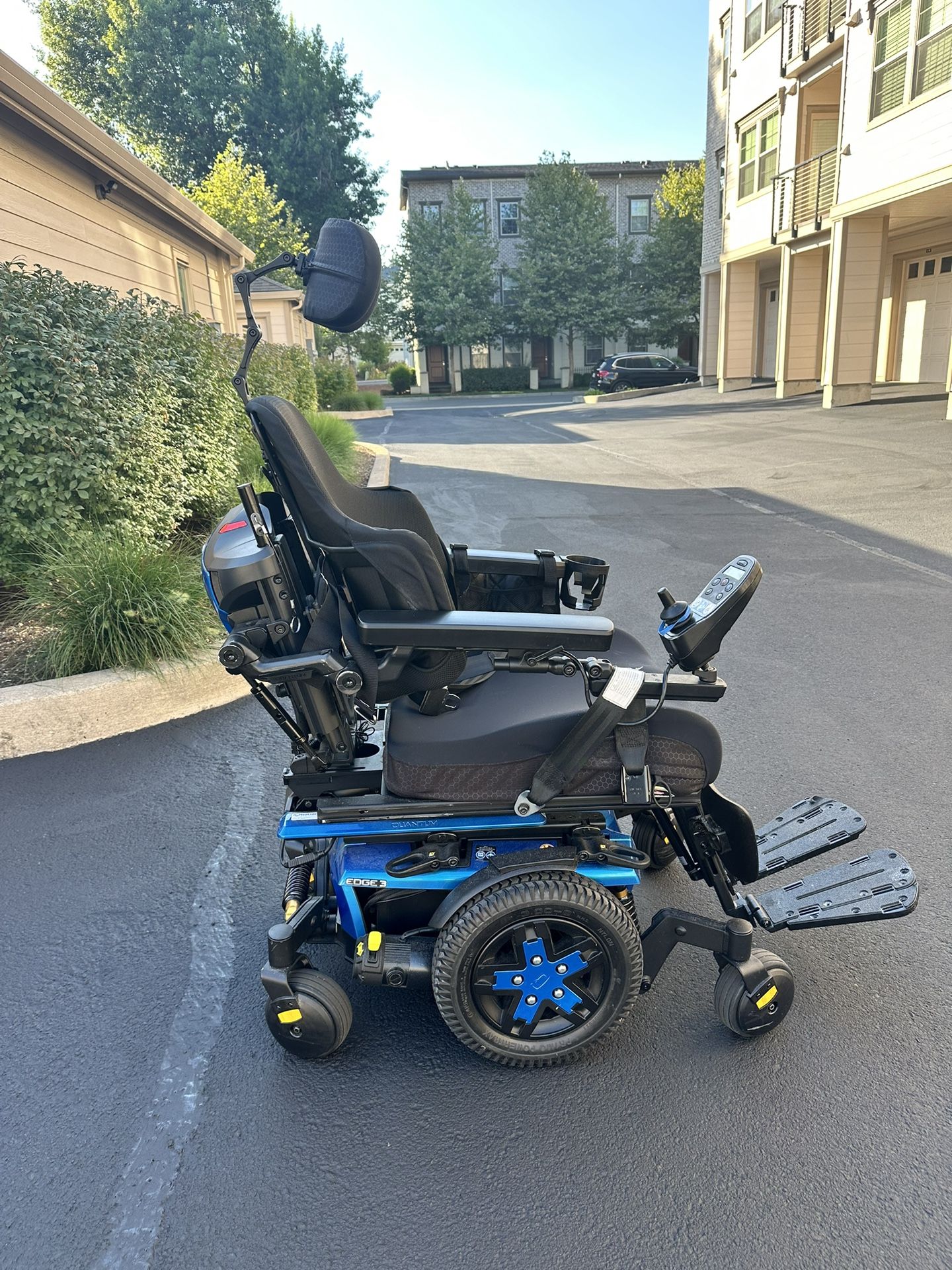 Numotion Quantum Edge 3 Electric Wheelchair