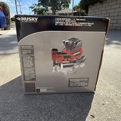 Husky 2 Gallon Compressor Brad Nailer & Crown Stapler
