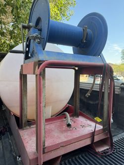 200 Gallon Tank And Hose Reel