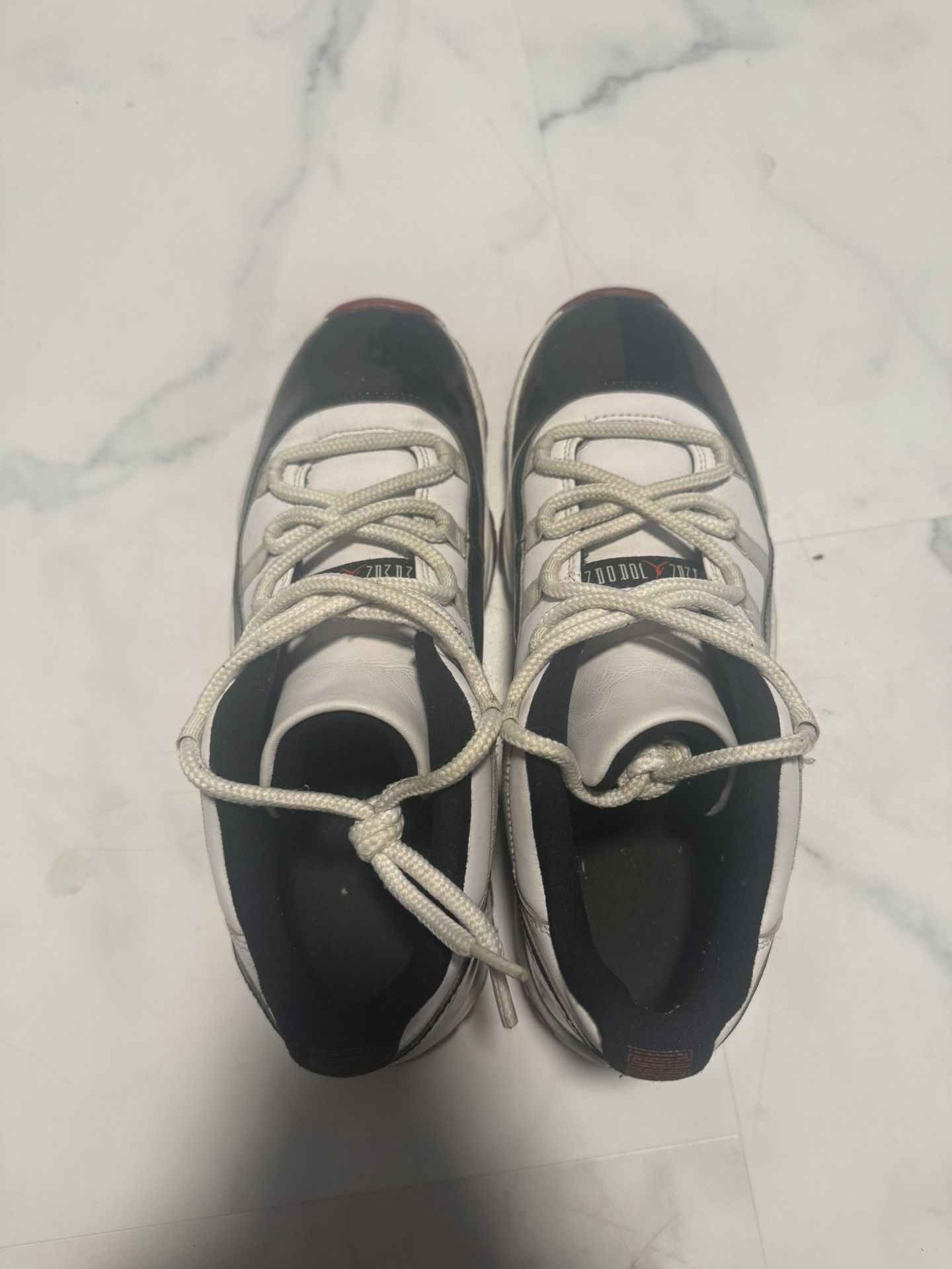 Jordan 11 low Concrete Bred