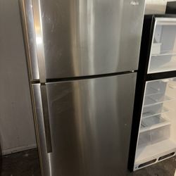 Whirlpool Refrigerator Good Condition 