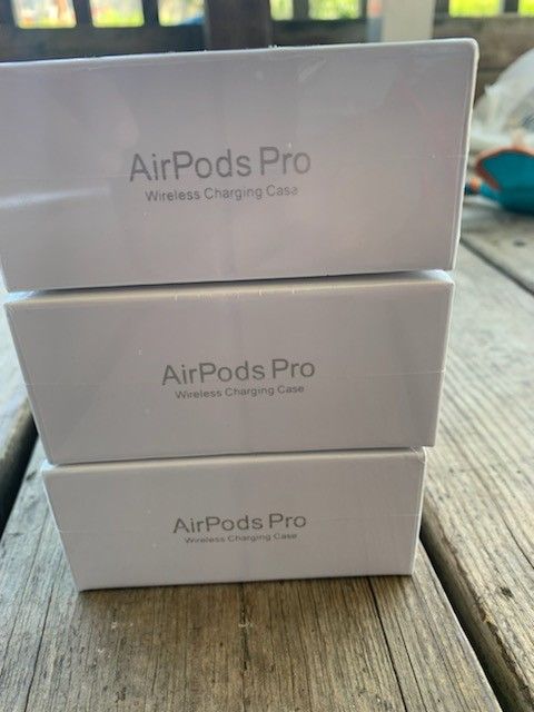 Brand New Air Pods Have A Couple Great For CHRISTMAS 🌲