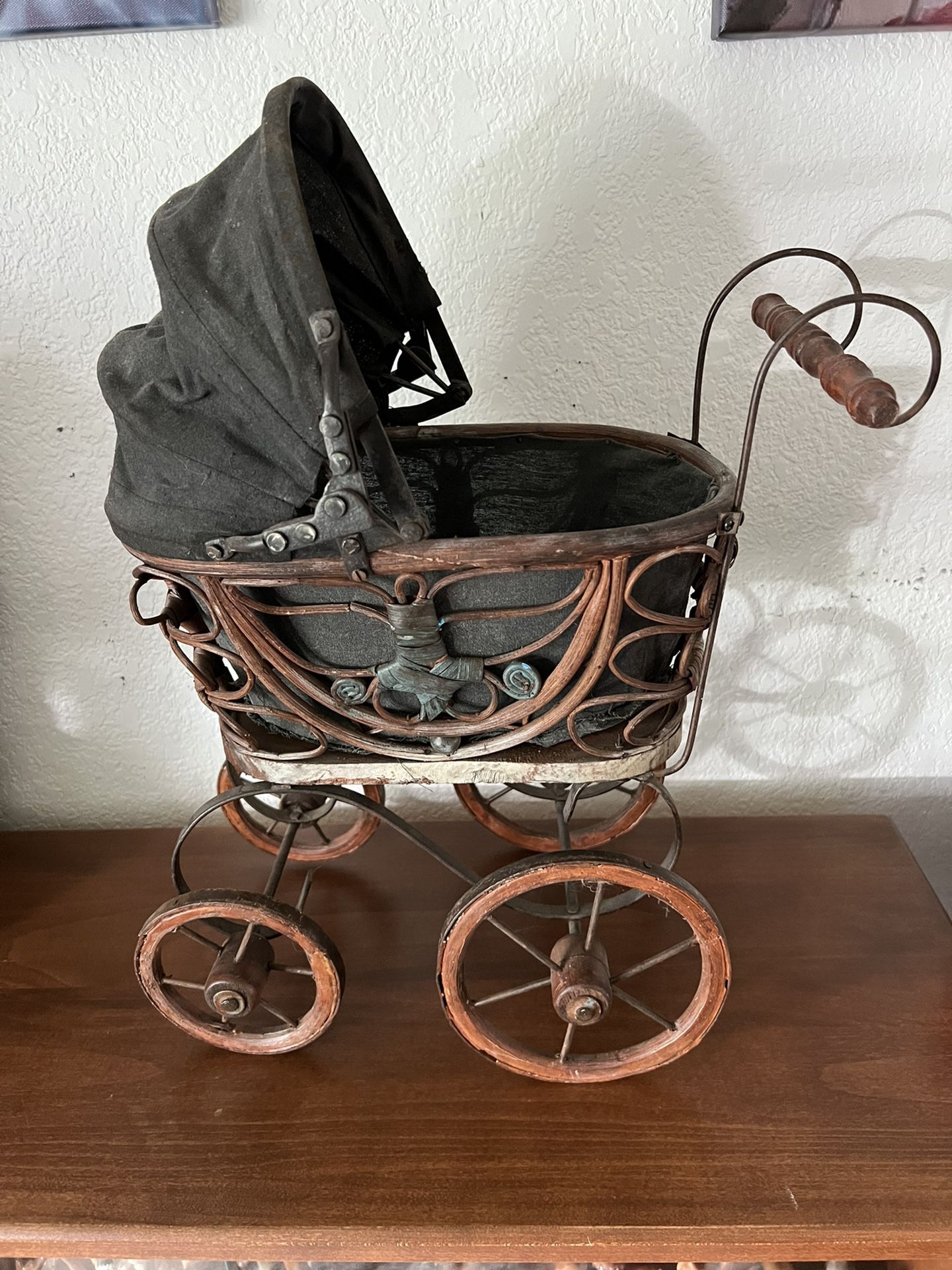 Antique Doll Carriage/Stroller