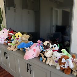 Stuffed Animals Lot / Kids Toys 