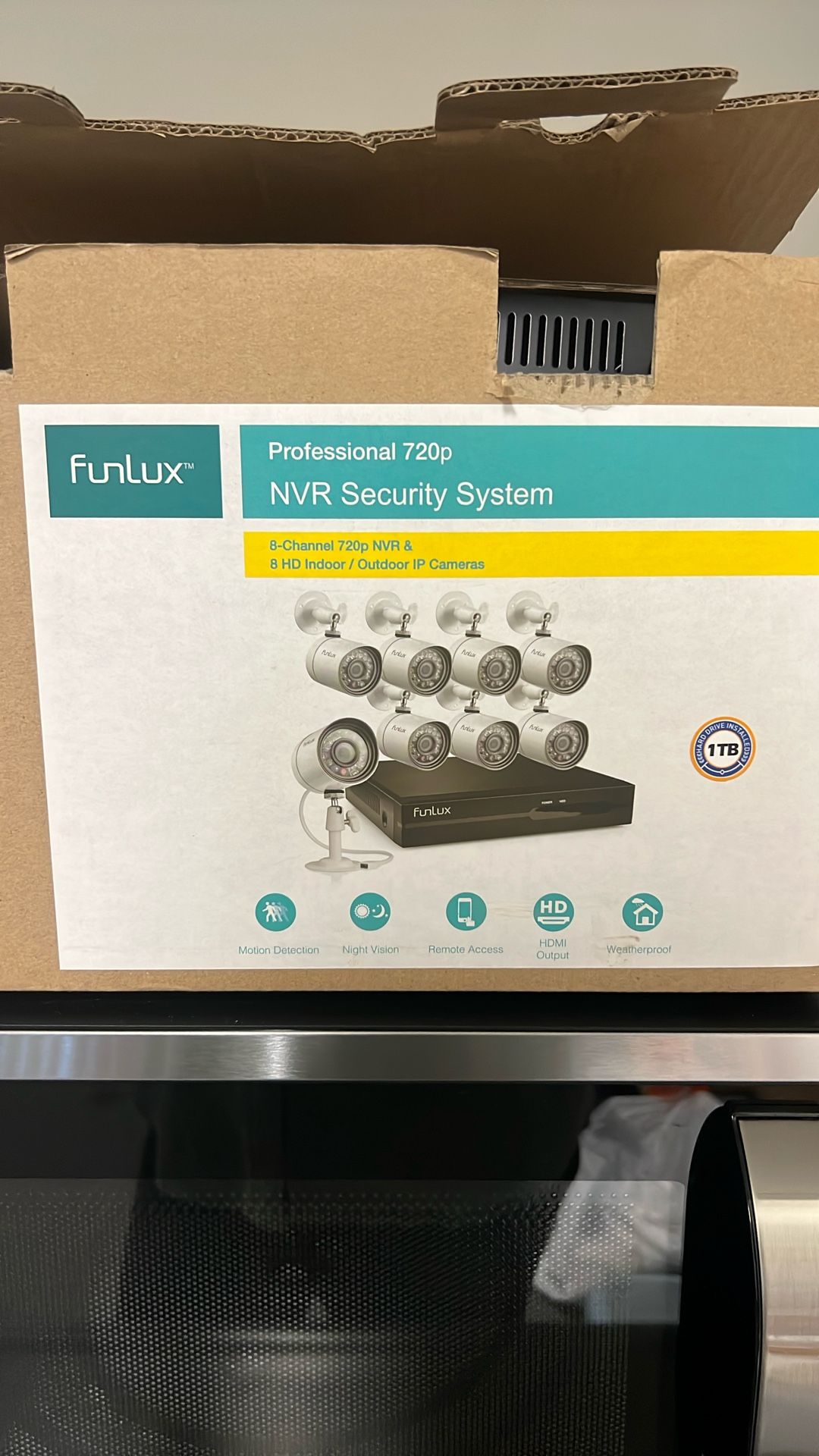 Funlux 8ch Wired Security Camera System 720p