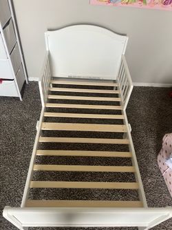Toddler bed