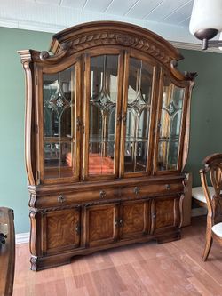 Vintage Lighted Cabinet / Hutch