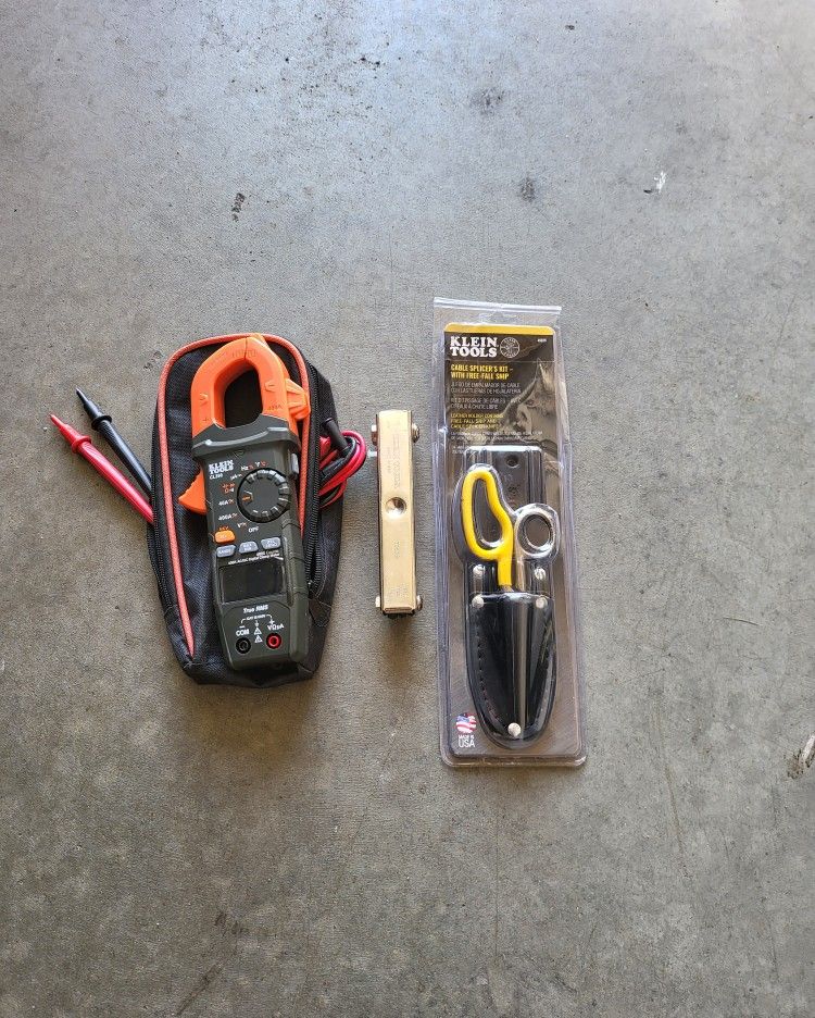 Milwaukee Toolpackout And more Electrician Tools