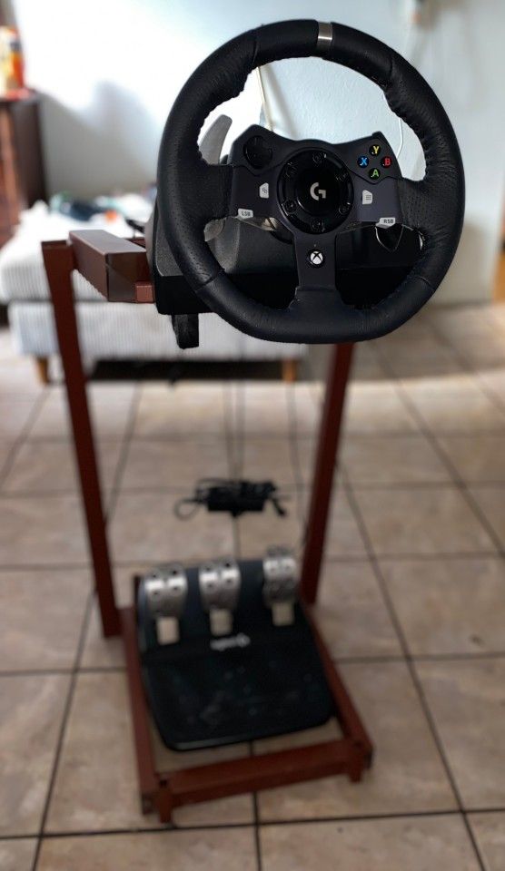 Logitech G920 Driving Wheel With Foot Pedal + Stand (Like NEW)