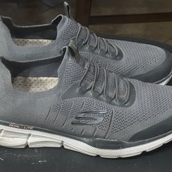Sketchers, Size 10