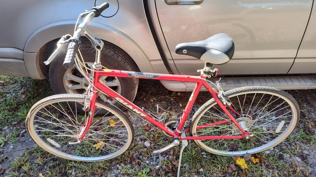 Giant Cyrpess Bicycle