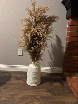 Large White Floor Vase with Pampas Grass Decor – Boho/Farmhouse Style