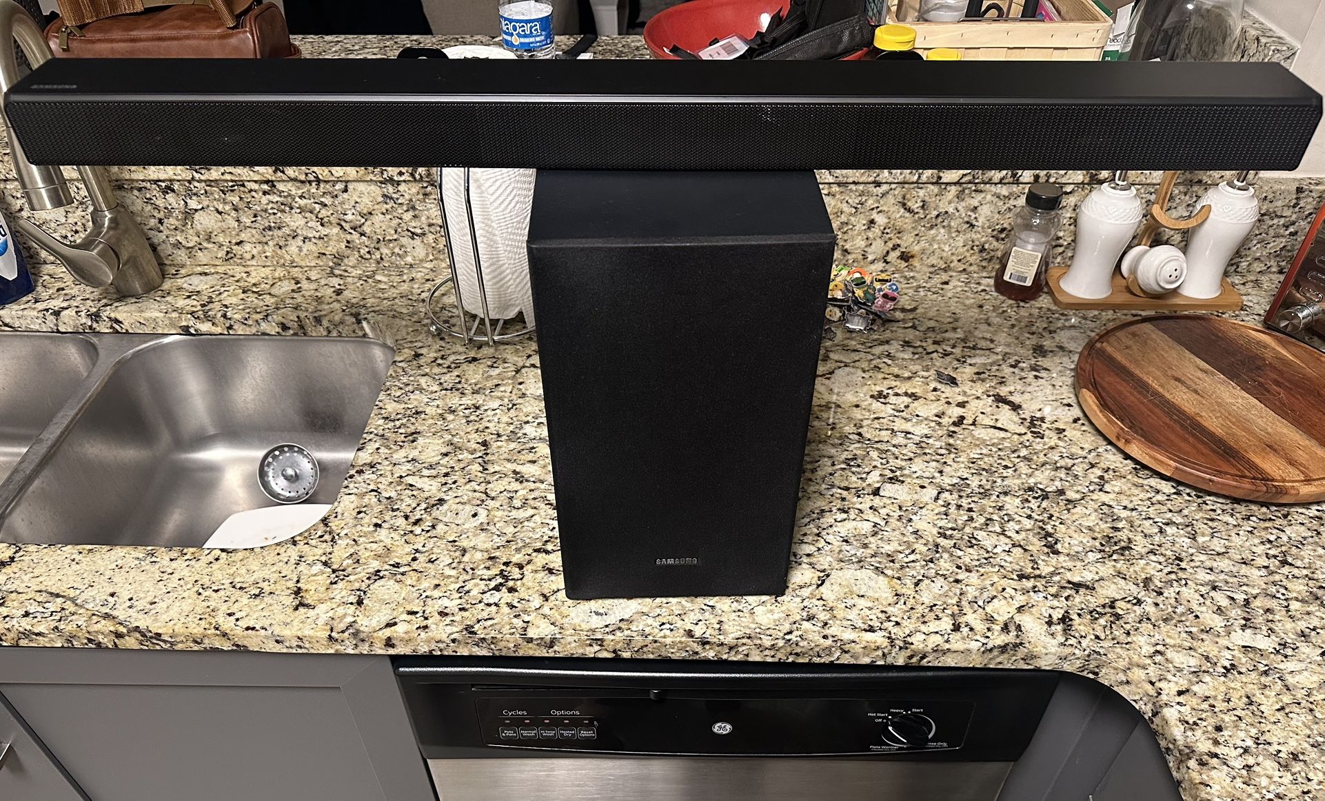 Samsung 5.1ch Sound Bar With Wireless Sub