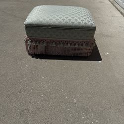 Vintage ottoman