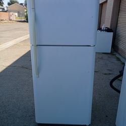 Kenmore Refrigerator+ Ice Maker 