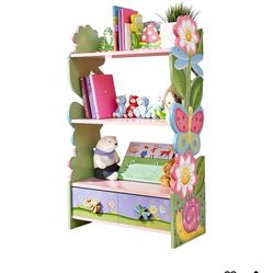 Kids bookshelf