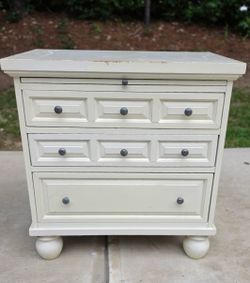 Pier 1 Imports Ashworth Collection, White Wood Nightstand / End Table with Pull Out Tray