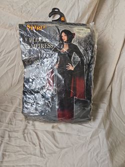 Blood Vampiress. Halloween Costume 