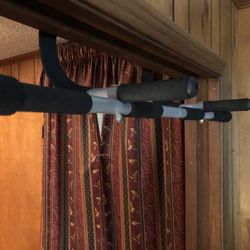 Pull Up Bar