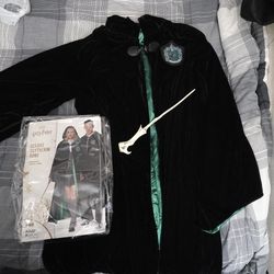 Deluxe Slytherin Robe W/wand!