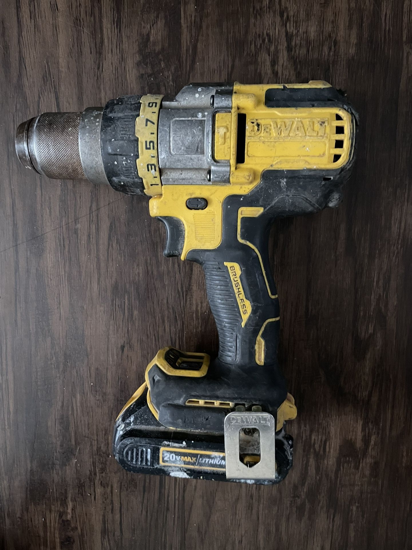 DEWALT FLEX-VOLT( BATTERY INCLUDED)