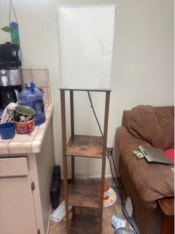 Free shelf lamp (needs repairs)