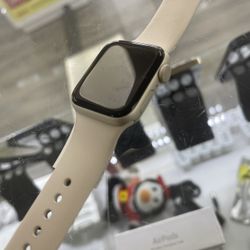 Apple Watch SE 2n Gen (starlight)