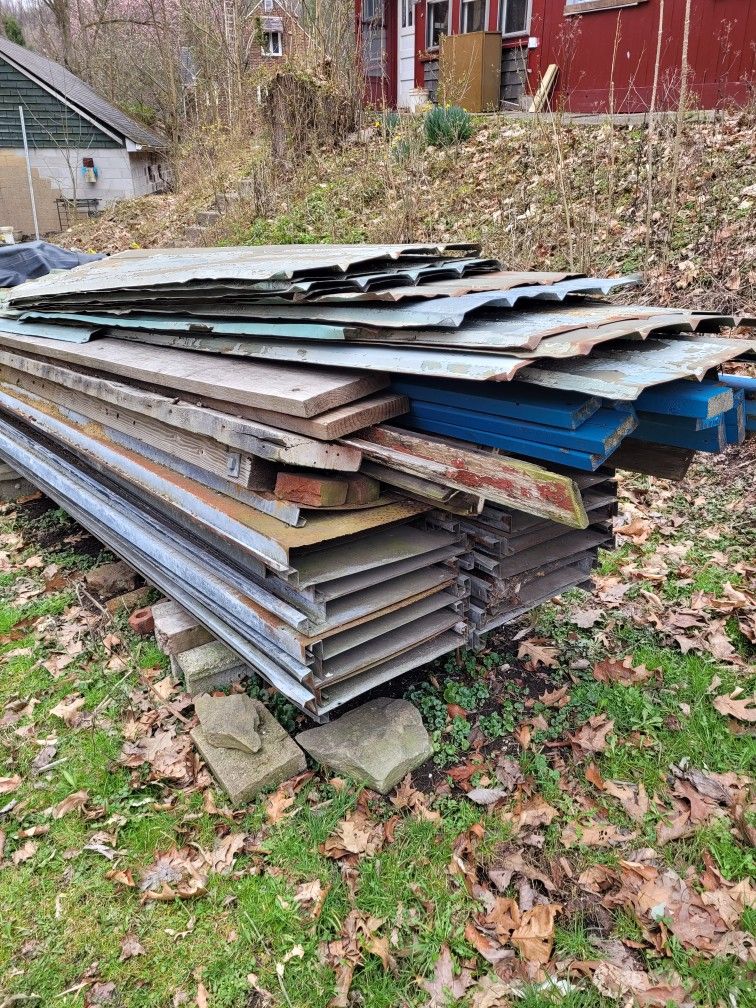 Misc. Metal Siding (Lot)