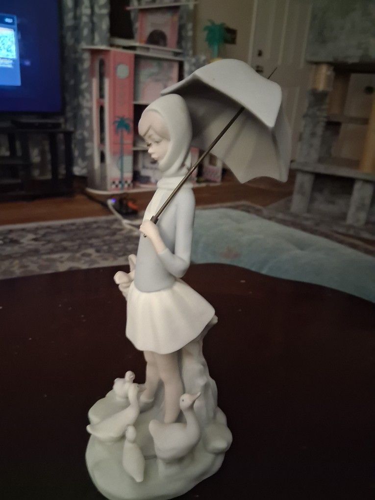 Antique Lladro - Girl With Ducklings And Umbrella