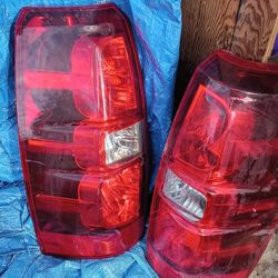 2013 Chevy Avalanche Rear Tail Light Assembly 