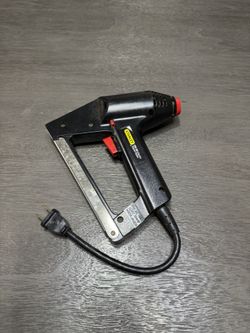  Stanley TRE300 Electric Stapler and Brad Nailer